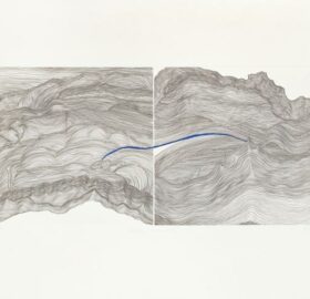 Blue Line – composition 1, Suo Yuan Wang, eau-forte (en diptyque) et gaufrage d'un fil encré en bleu, 56x75,6cm, épreuve unique, 2015 Blue Line – composition 1, Suo Yuan Wang, eau-forte (en diptyque) et gaufrage d'un fil encré en bleu, 56x75,6cm, épreuve unique, 2015